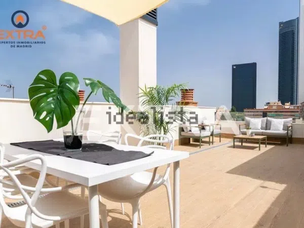 Ático en plaza del Este, 7