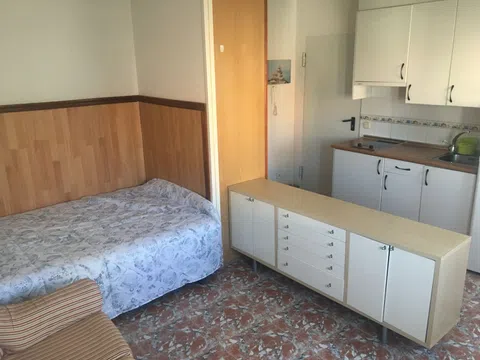 Estudio en calle ramón crespo, 29