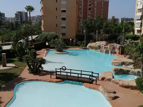 Piso en avenida de les Nacions, 24