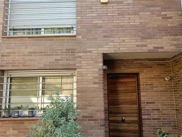 Chalet adosado en Barrio Sant Genís Dels Agudells - Montbau