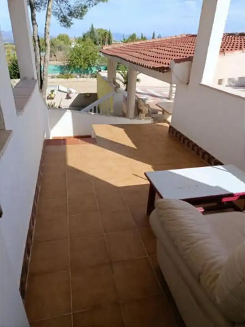 Chalet en urbanización privada - Foto 8