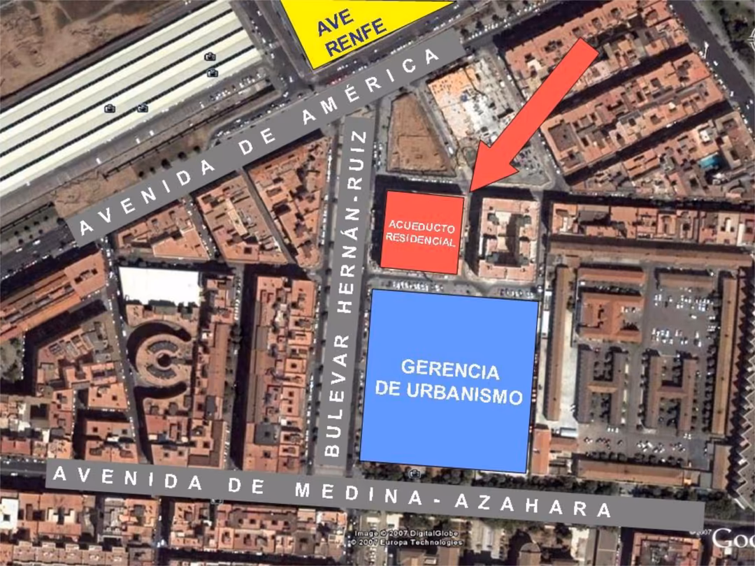 Apartamento en  Calle Víctor Escribano Ucelay 1 - Foto 2