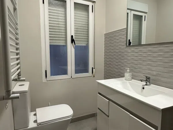 Piso en calle de Guzmán el Bueno, 63 - Foto 9