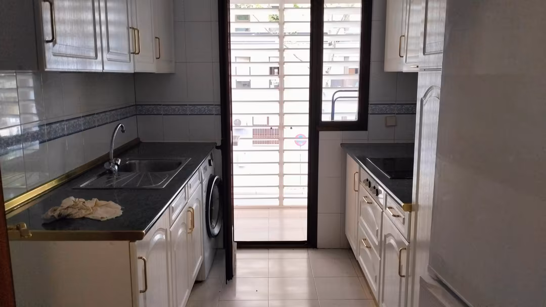 Piso en  Avenida Médicos sin Frontera 4 - Foto 11