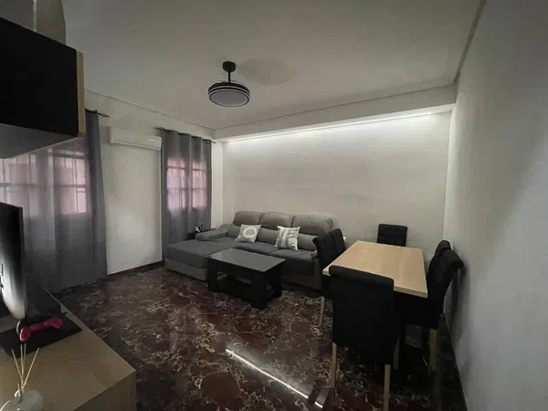 Piso en Calle Almendros Aguilar, 64, Ctra. Circunvalación - La Magdalena, Ctra. Circunvalación - La Magdalena - Foto 2