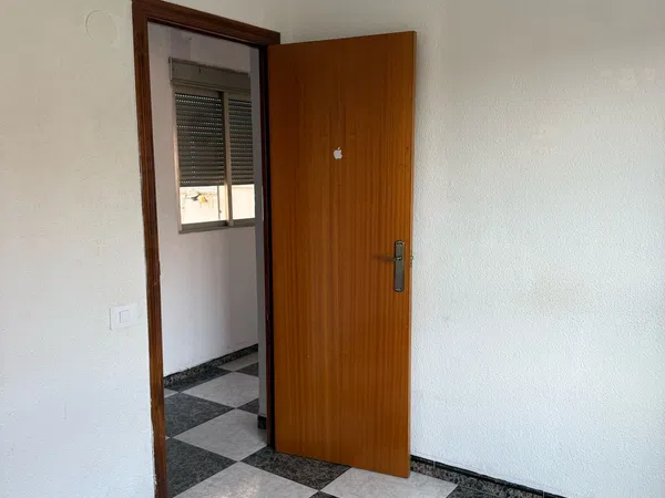 Piso en Calle dels Germans Vilafañe, 8, Zona Plaza Donoso Cortés - Avda Magdalena - Foto 3