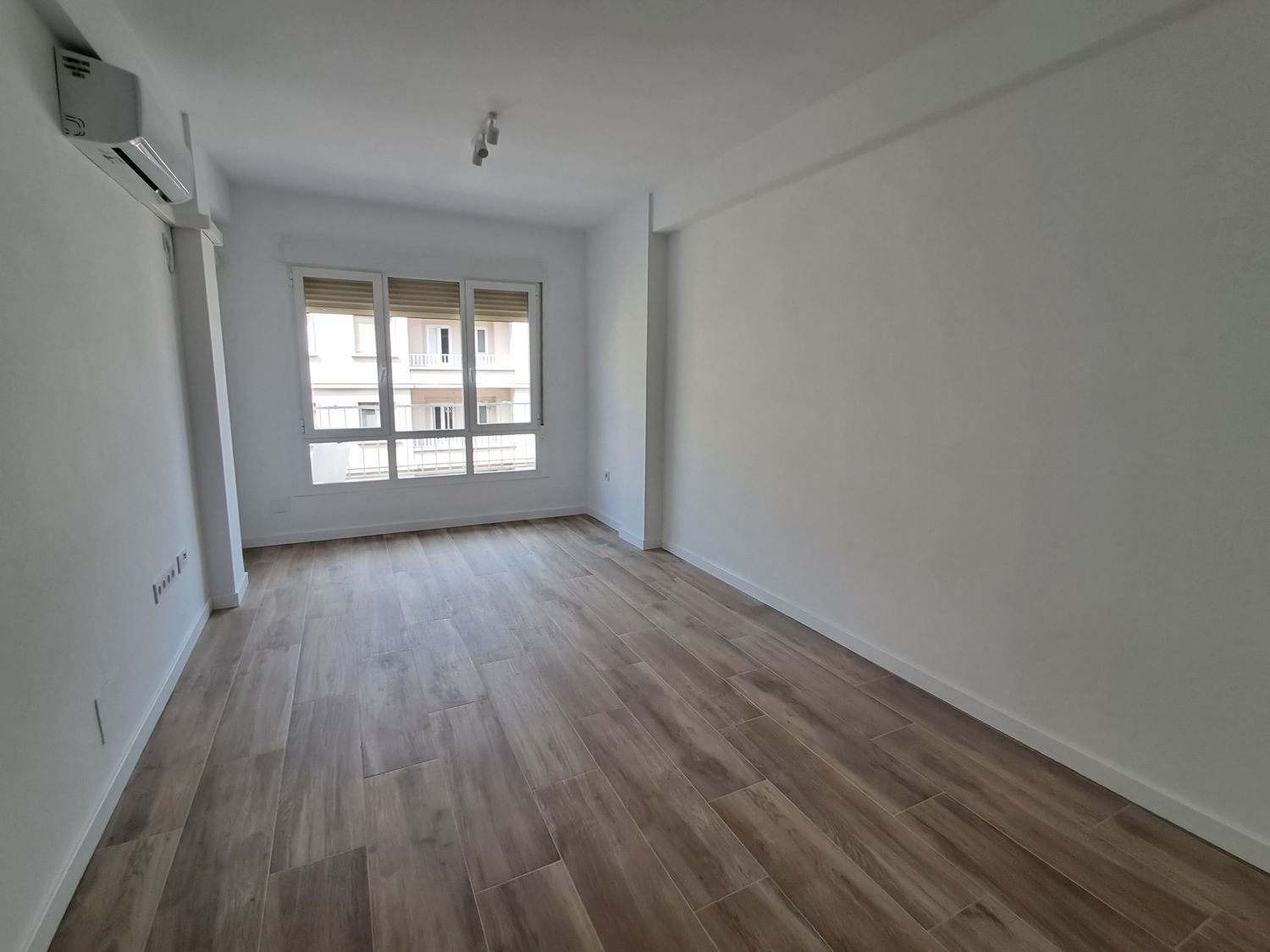 Piso en calle Armengual de la Mota, 34 - Foto 1