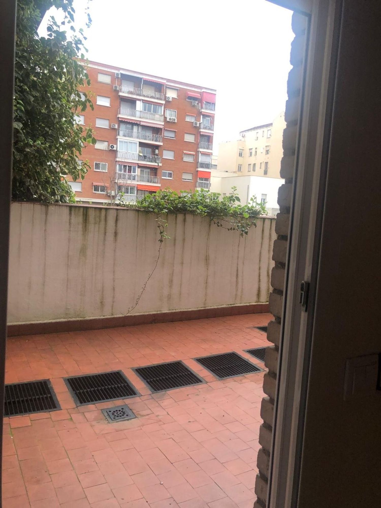 Piso en calle de María de Guzmán, 25 - Foto 2