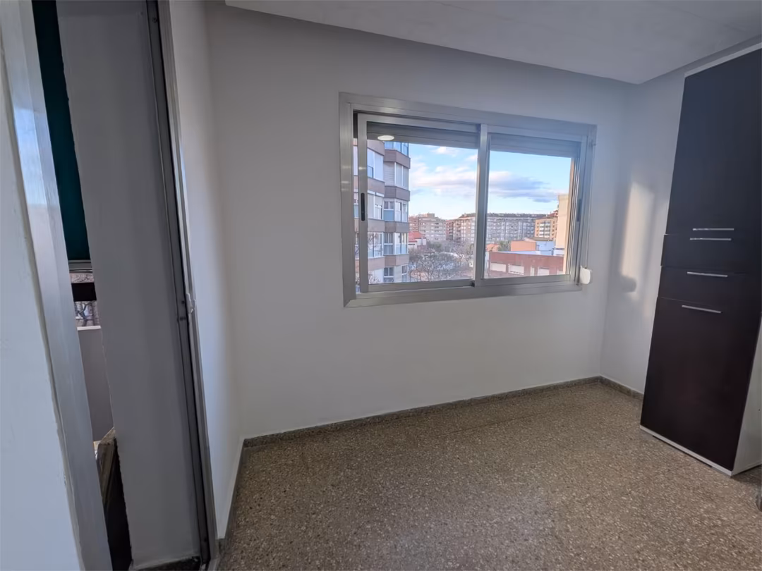 Piso en  Carrer de Mariano de Cavia 25 - Foto 4