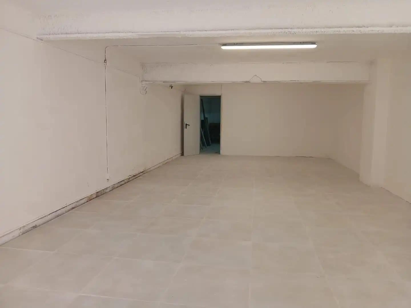 Local comercial en Cornellà de Llobregat - Foto 4