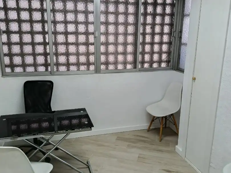 Local comercial en  Carrer General O'Donnell 1 - Foto 2