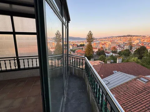 Piso en calle Ferreiros, 52