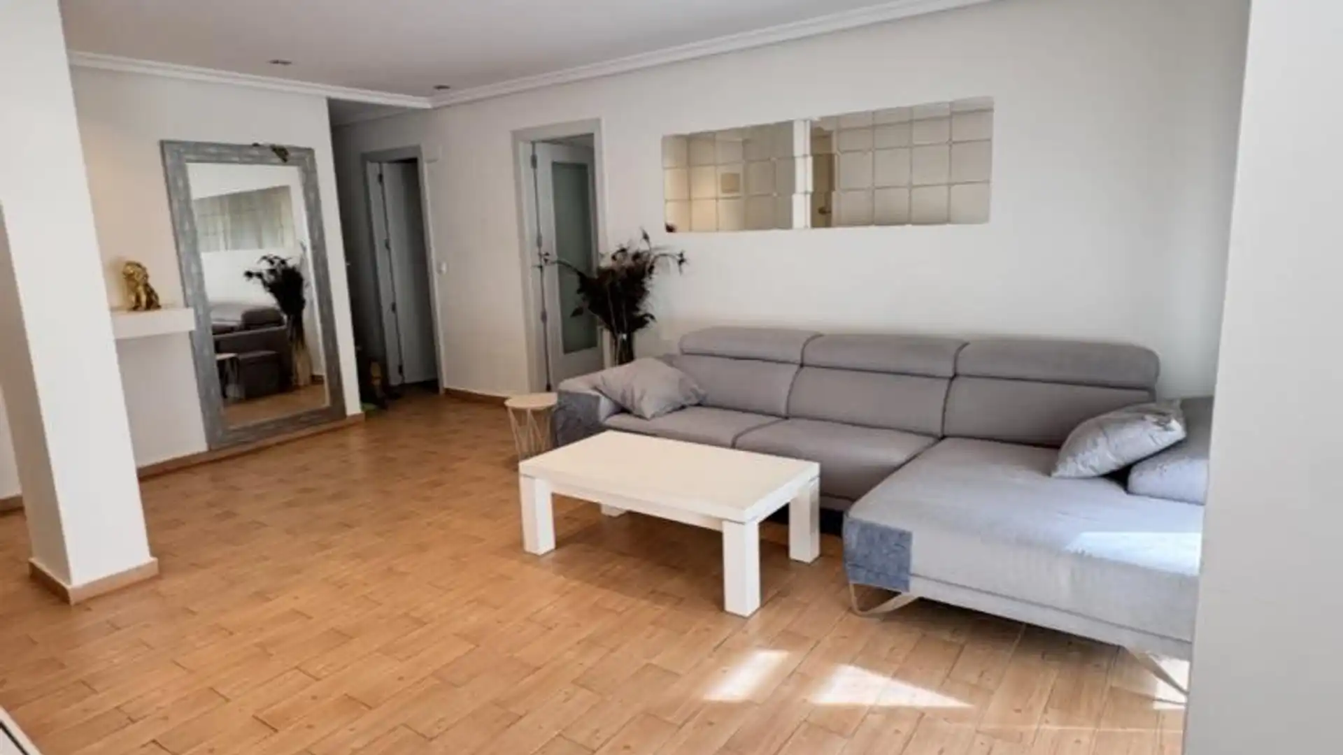 Piso en  Carrer Cayetano Martínez 10 - Foto 1