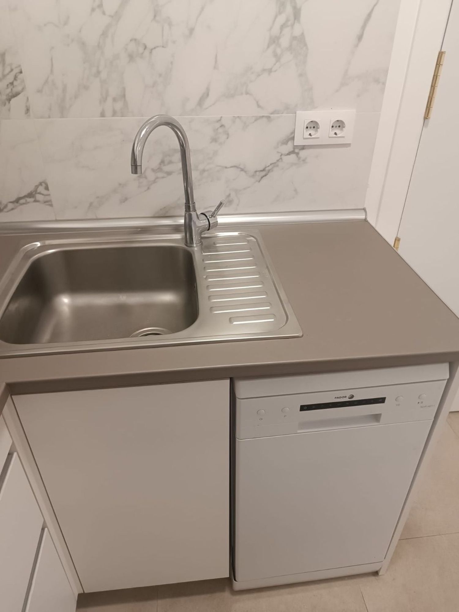 Piso en calle de Eugenio Sellés, 5 - Foto 4