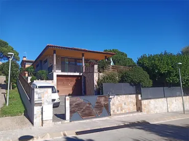 Chalet en  Carrer del Roure 18 - Foto 1