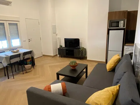 Estudio en calle Eduardo Carvajal, 4