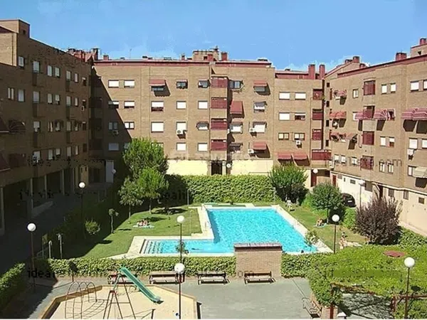 Piso en Calle Tulipán - Foto 1