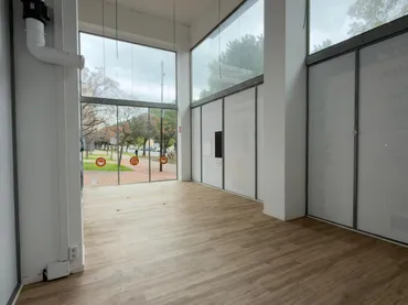 Local comercial en  Carrer Ernest Lluch 9 - Foto 3