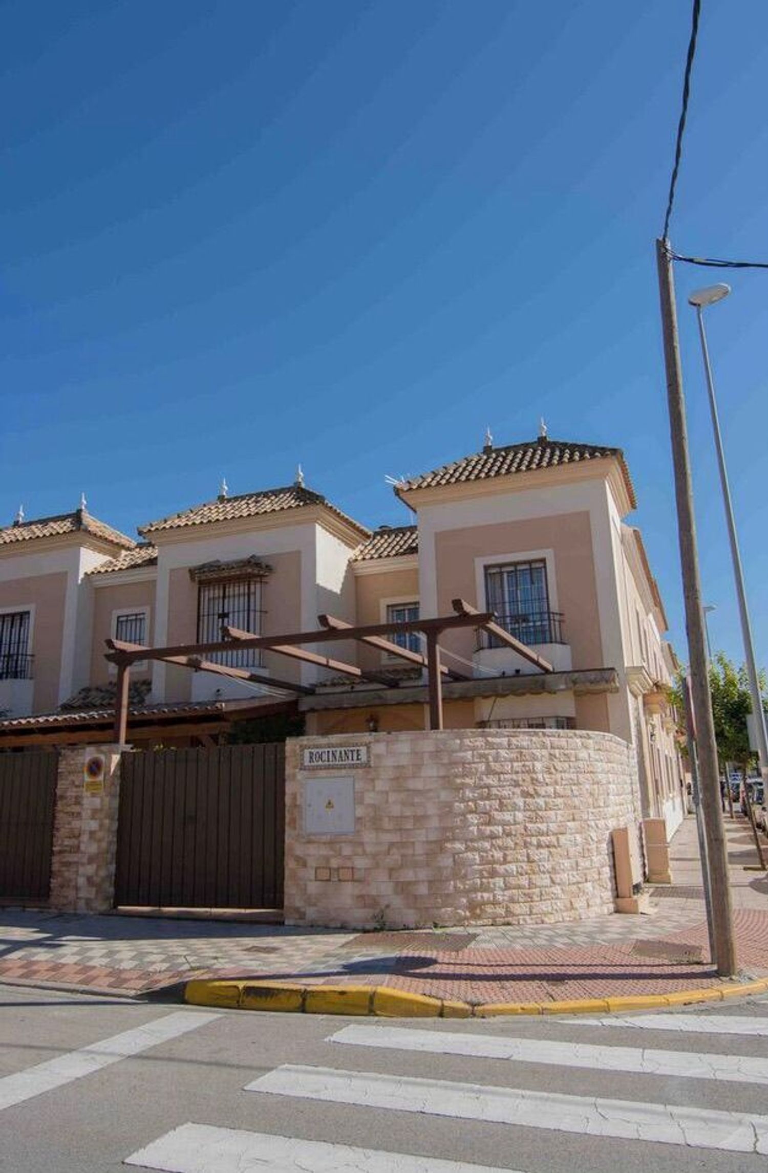 Chalet adosado en avenida Alonso Quijano, 12 - Foto 1