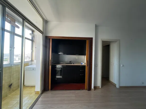 Piso en avenida del General Perón, 32