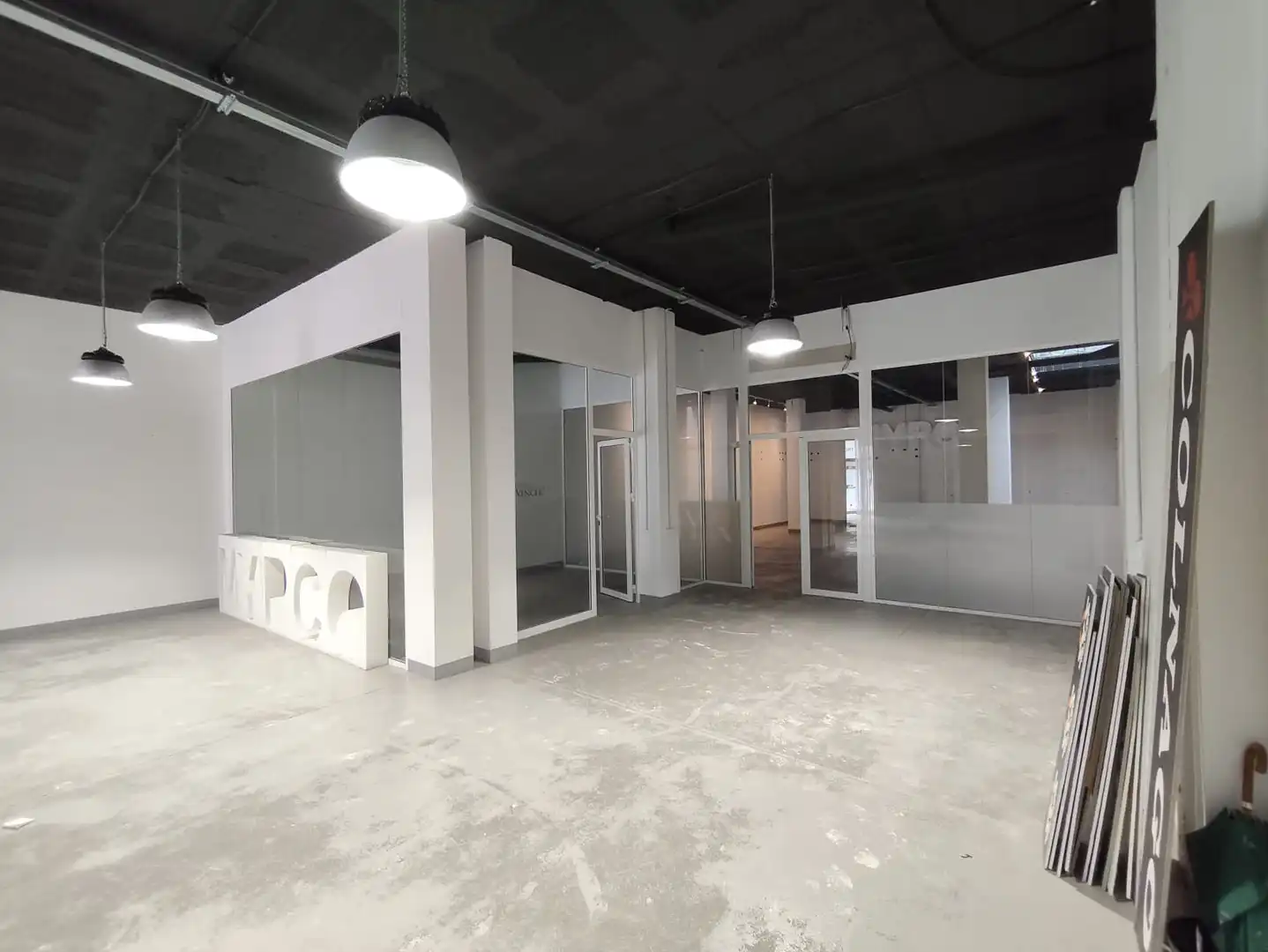 Local comercial en  Carrer de Justa Goicoechea 8 - Foto 4