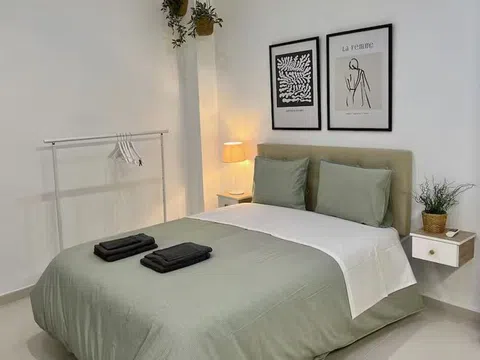 Estudio en plaza de San Miguel, 8