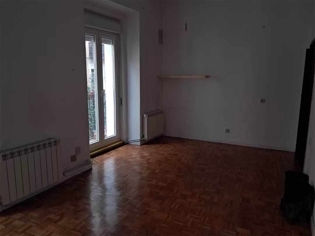 Piso en  Calle del Divino Pastor 30