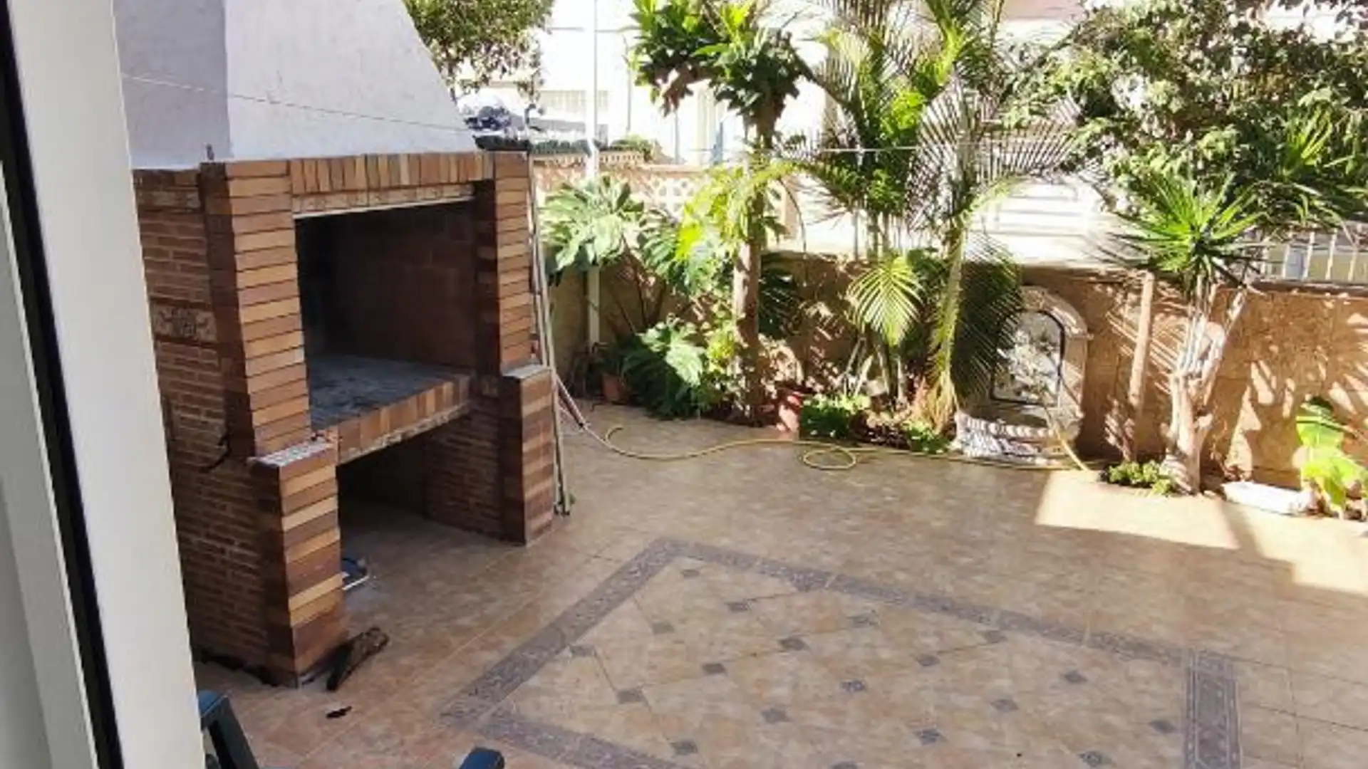 Casa adosada en  Carrer Consueta 24 - Foto 2