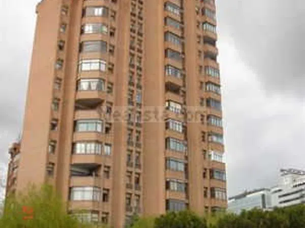 Piso en calle de Pío XII, 92