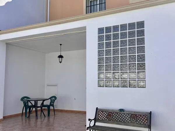 Chalet adosado en Urb. el capricho Barrio Alcolea - Foto 8