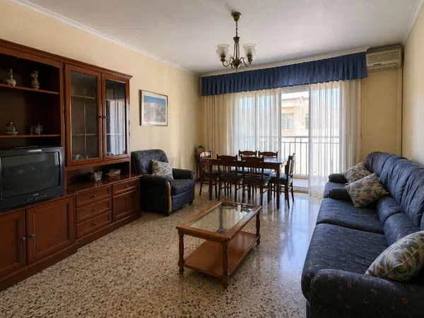 Piso en Avenida Sant Esteve, 23 - Foto 1
