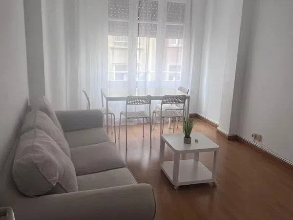 Piso en calle de Laguna de Rins, 4