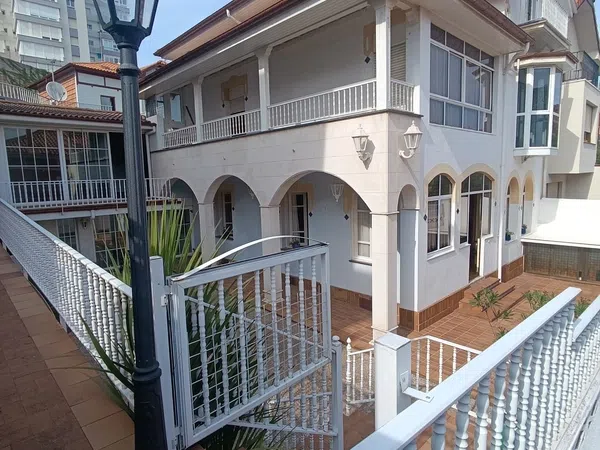 Chalet pareado en Urbanización Chalets la Tierruca Cisneros, 1 - Foto 1