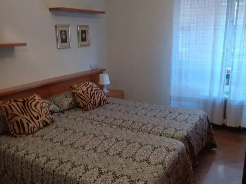 Piso en  Calle Marqués de Casa Valdés 101 - Foto 4
