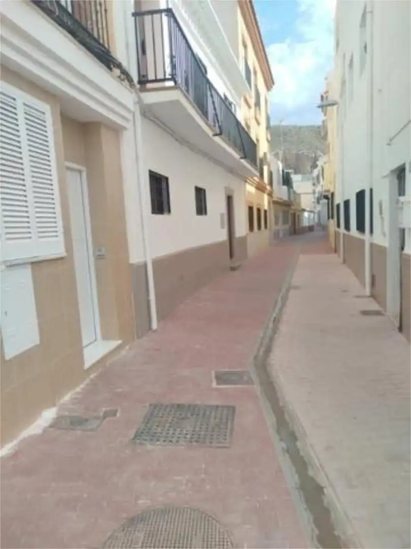 Casa adosada en Calahonda - Foto 3