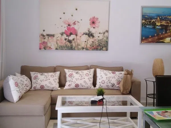 Estudio en calle castellar, 56
