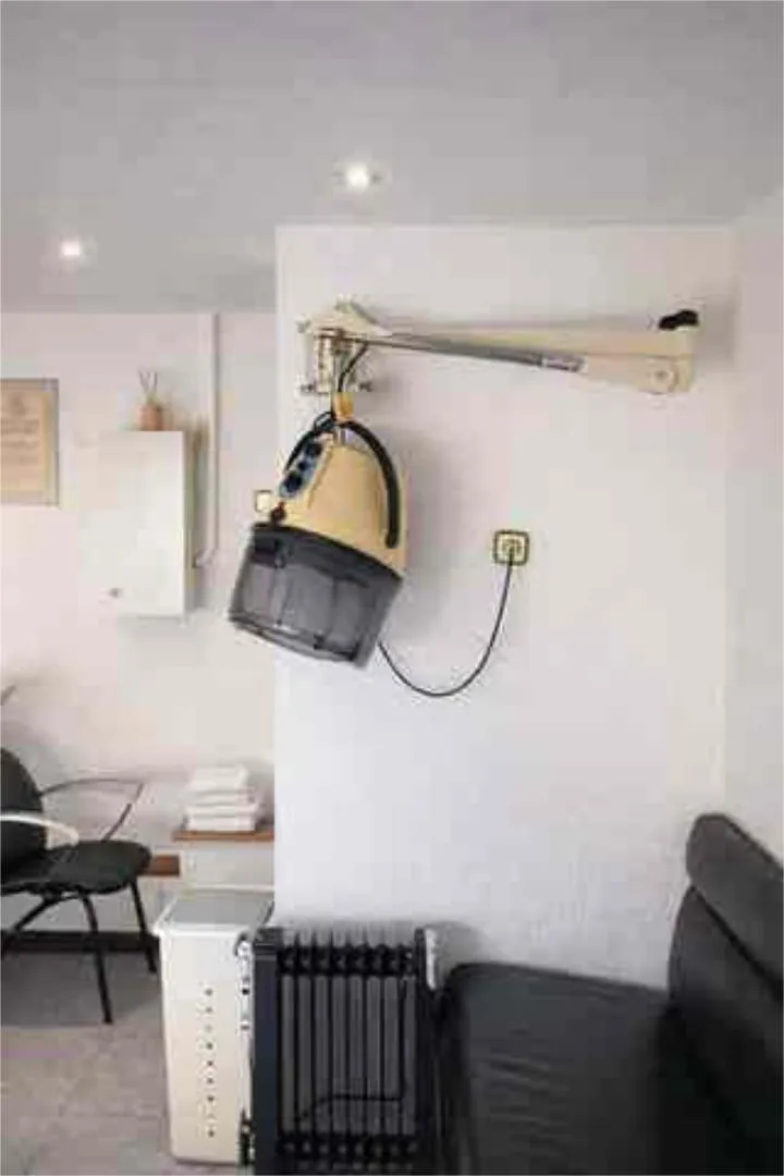 Local comercial en Cornella de Llobregat, La Gavarra - Foto 3