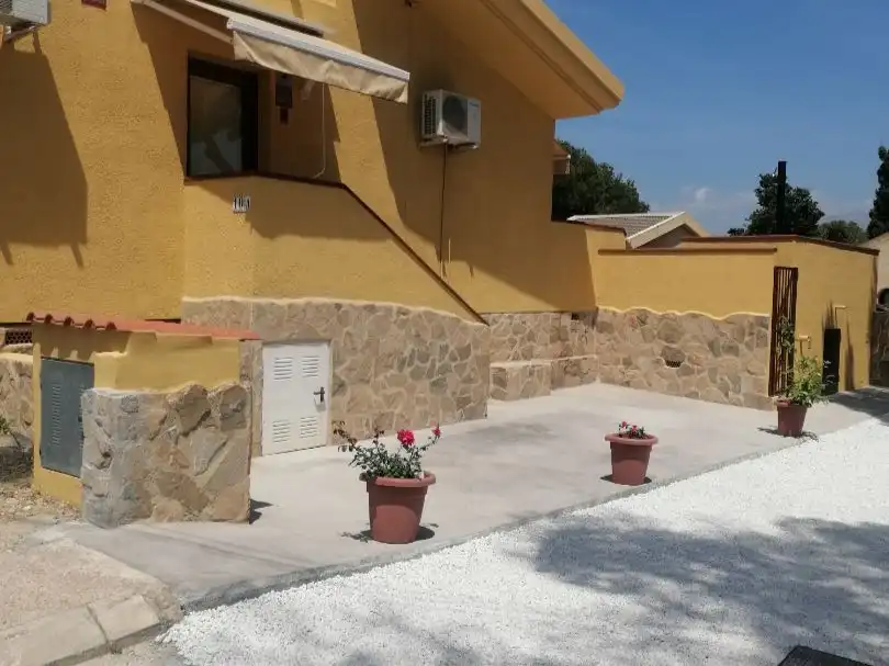 Chalet en  Carrer Oroval 10 - Foto 2