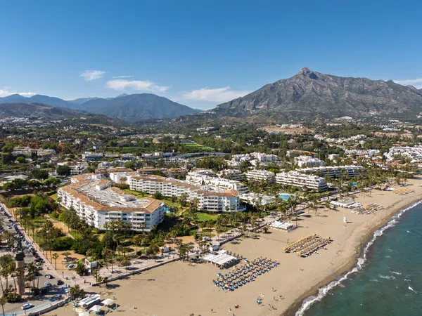 Piso en avenida de las Naciones Unidas, 9