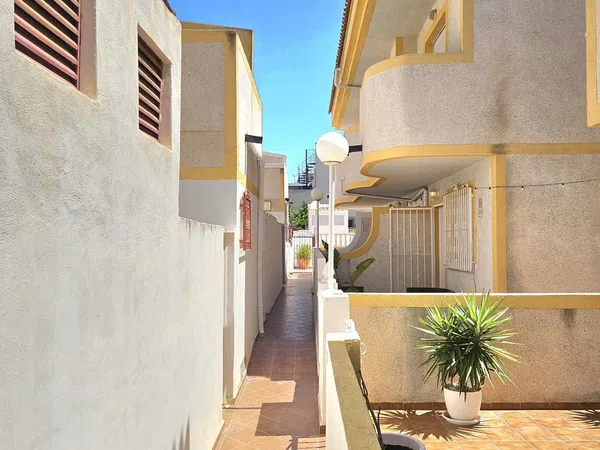 Chalet pareado en Calle Leman, 5, Zona Lago - Los Almendros - Foto 24
