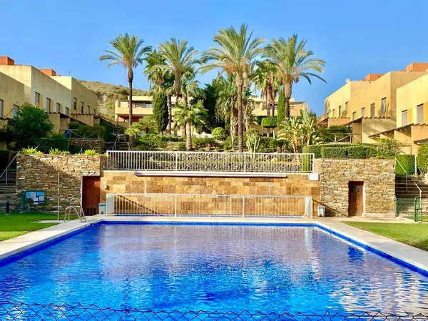 Chalet adosado en Avenida Valle del Sol, 1, Urb.Golf Valle este, Urb.Golf Valle este - Foto 2