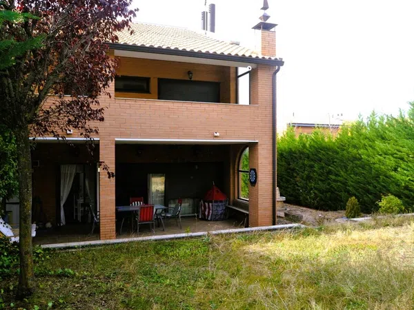 Chalet pareado en Calle Longuera del Mochuelo, 21, Hervencias, Hervencias - Foto 1