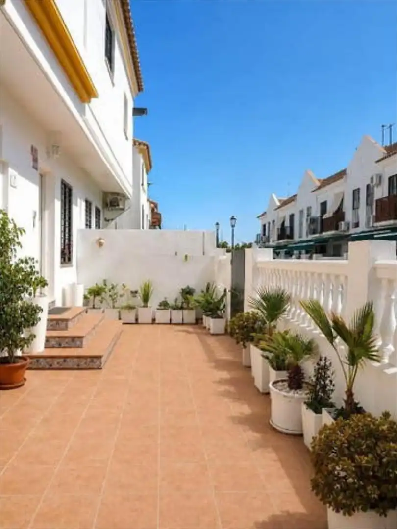 Casa adosada en Puerto Deportivo - Foto 2