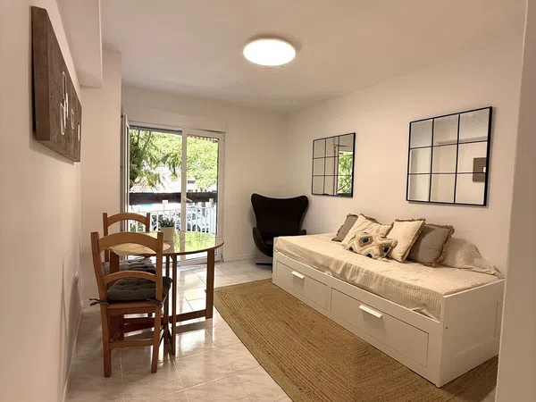 Estudio en calle Virgo, 1