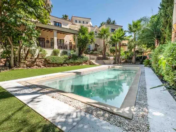 Casa o chalet independiente en Calle Callé Fenómeno, 12, Zona F - Foto 2