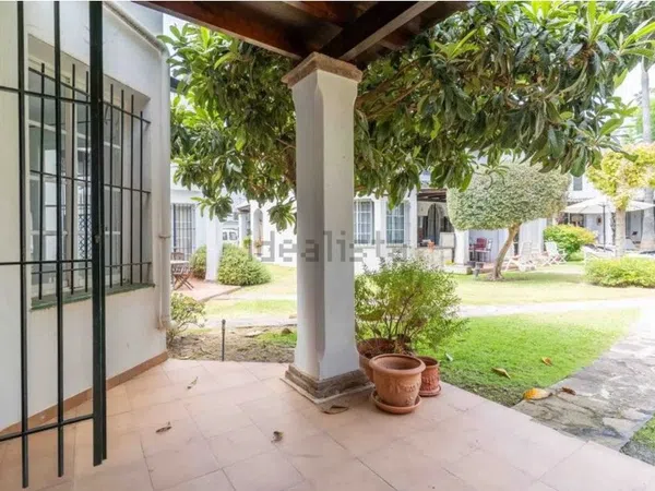 Chalet adosado en Barrio Los Naranjos - Foto 3