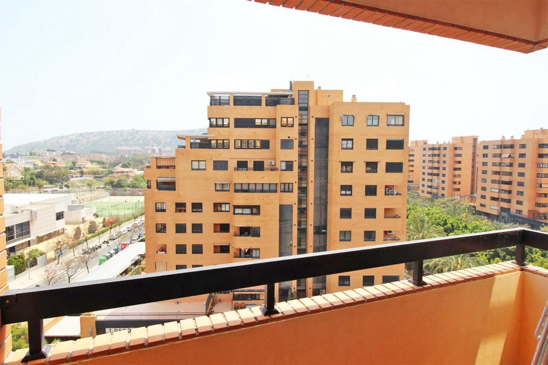 Piso en  Avenida Pintor Xavier Soler 11 - Foto 12