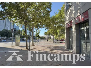 Local comercial en  Avenida Francesc Macià - Foto 11