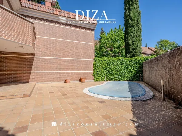 Casa o chalet independiente en Avenida de la Victoria - Foto 4