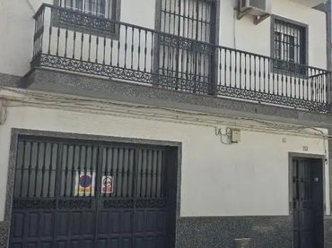 Casa adosada en  Calle Alcuceros 72 - Foto 1